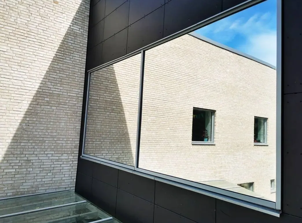 Fastighet med Solar Screen Chrome 285 XC