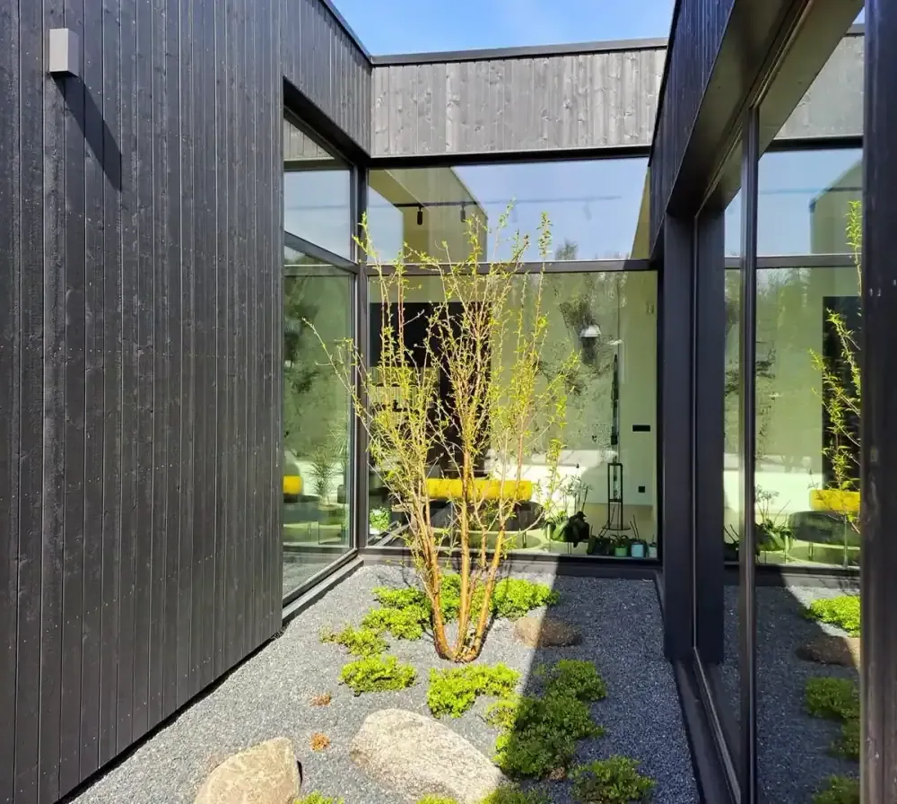 Fastighet med Solar Screen Titan 250 XC